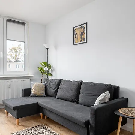Apartment Rentplanet - Kondratowicza Warschau